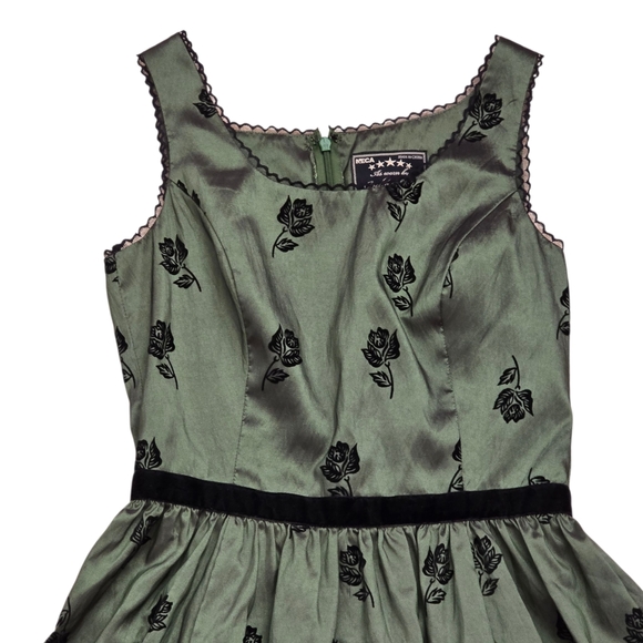 Neca As worn by Bella Swan Twilight New moon Green dress size Medum - Picture 3 of 8